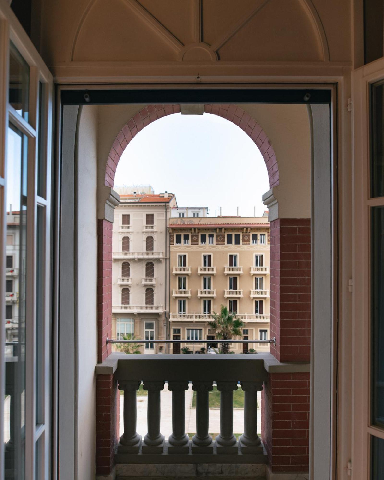 Hotel Residence Esplanade Viareggio Exterior photo